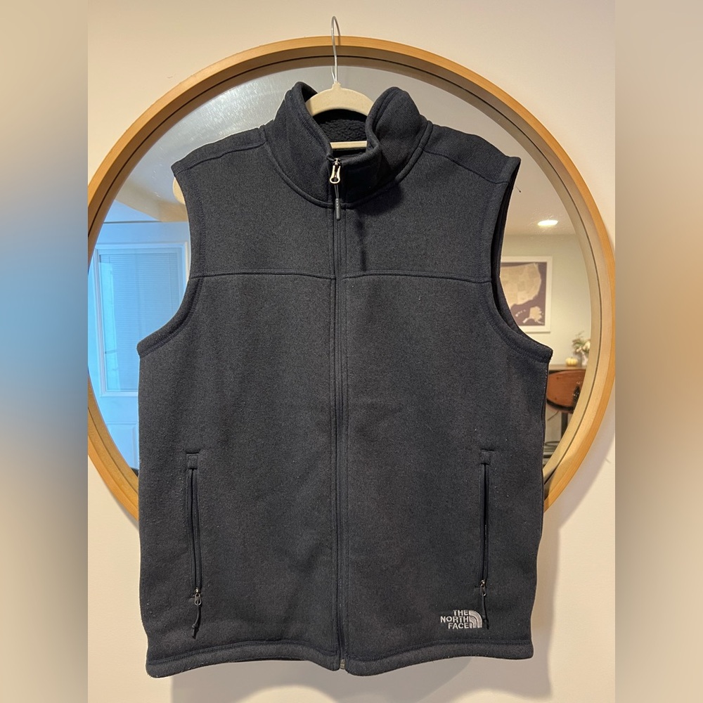 Men’s The North Face Sweater Fleece Vest in Navy